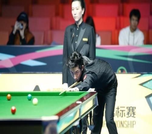 斯诺克国锦赛：吴宜泽狂轰六连鞭淘汰小特，赵心童6-1斯佳辉