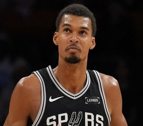 NBA季前赛数据王正式出炉！文班无缘盖帽王，申京逼平特雷杨