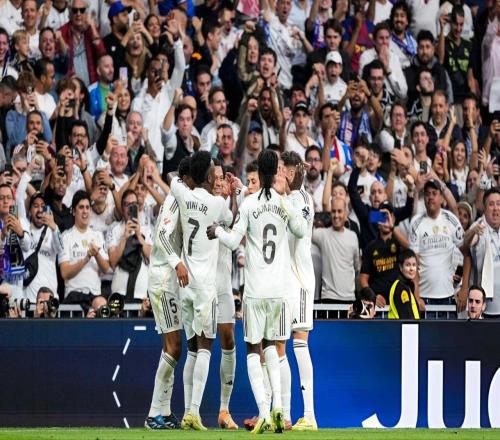 终于赢了！姆巴佩追平C罗神迹，皇马复仇死敌巴萨，稳居西甲第1