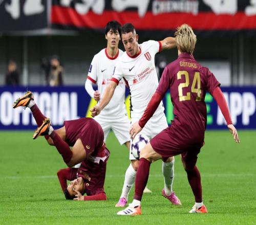 中超楷模蓉城客场险掀翻领头羊！亚冠2战日本队不败+6轮抢下6分