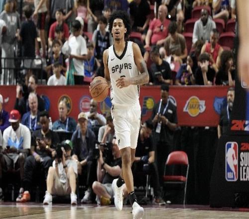 哈珀成历史最年轻单场至少20分5板5助且0失误的后卫