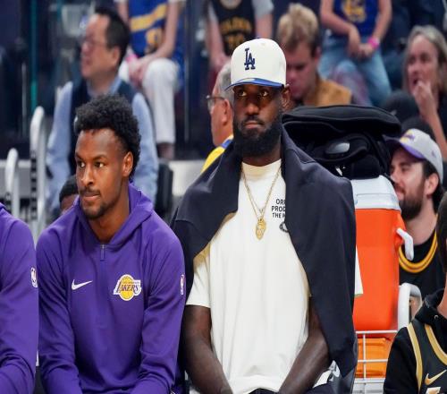 到底谁在挑事史密斯称詹姆斯若挑事他会随时奉陪，评论区翻车了