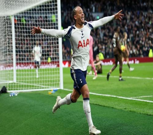 不容易，热刺自本赛季英超首轮以来首次在联赛主场取胜