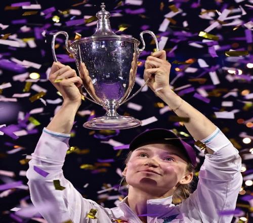 国家总统都发文祝贺！莱巴金娜真的争气