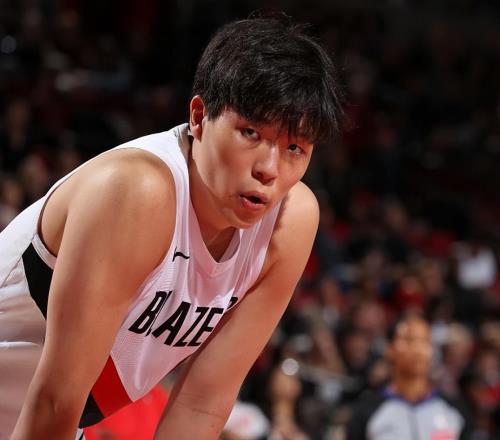 又是6犯毕业！又是抱头痛哭！杨瀚森要看清差距，NBA不相信眼泪