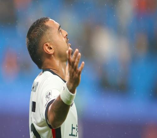 中超进球大战：狂轰7球，卫冕冠军险胜，60分领跑积分榜