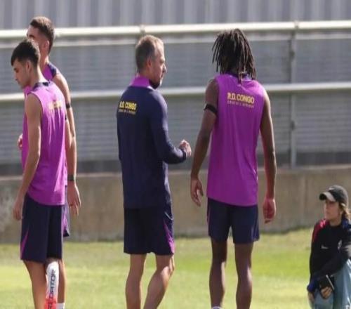 每体：巴萨将派出“防守大军”面对皇马，23人有9人是后卫