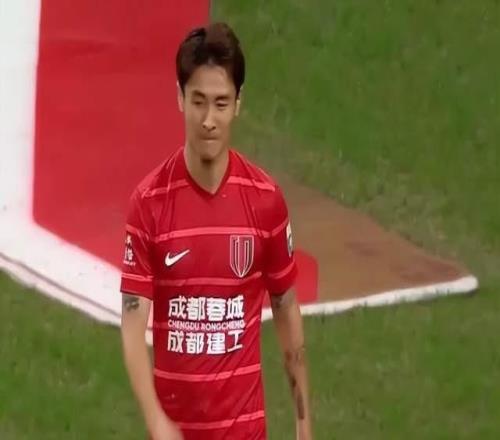 真想赢！亚冠战平日本豪门：韦世豪和徐正源赛后连说3个生气！