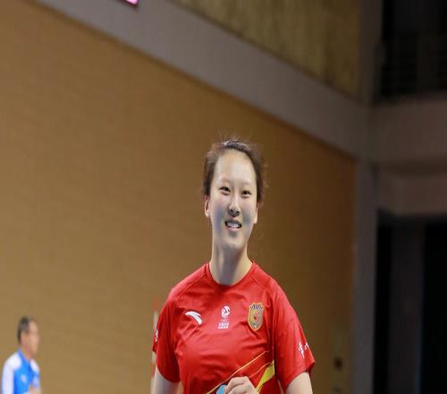 首秀轰21分超MVP！女排19岁1米93重炮崛起：张常宁指点龚翔宇替身