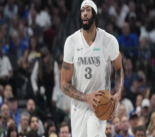 下半场爆发！浓眉登场31分钟15中7得到18分9板2助