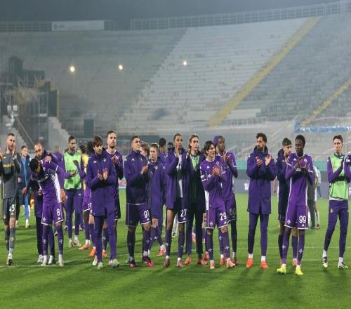 榜尾大战遭维罗纳读秒绝杀，佛罗伦萨意甲前15轮0胜继续垫底