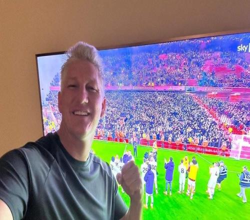 施魏因斯泰格社媒：加油曼联！真是一场精彩的比赛