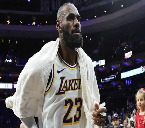 谦逊，湖人队勒布朗詹姆斯回应自己升至NBA历史胜场榜第二位