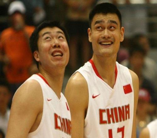 姚明刚进CBA王治郅让我仰望他那么高却十分轻盈是追风少年