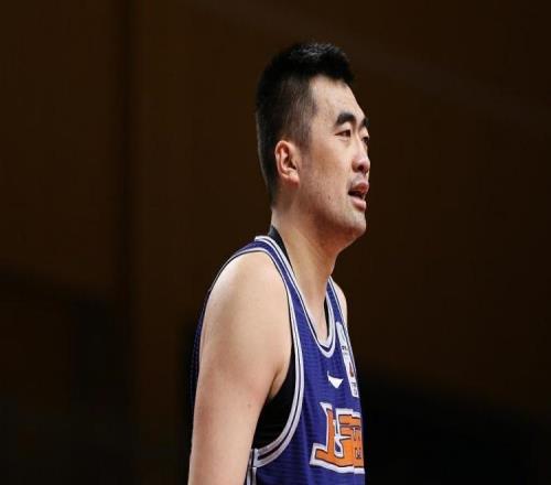 张兆旭：出战时间没那么长的队员要提前准备不能上去再进入状态