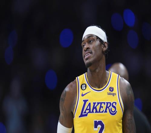 阿里纳斯：范德比尔特不能打四号位，身高和体型都不够