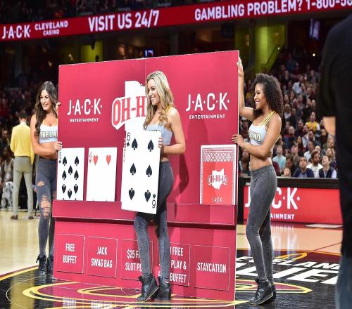 NBA“扫赌风暴”，仅仅一天就有3名球星被捕，还有主教练！