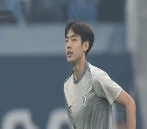 CCTV5直播，大连3外援缺阵，朱鹏宇单箭头+毛伟杰出战申花拒爆冷