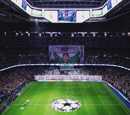 伯纳乌展示出自己形象的TIFO，巴斯克斯：我的心依然在那里