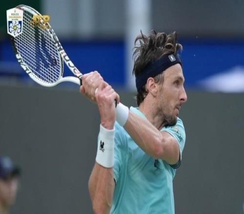 资格赛选手瓦谢鲁2-1逆转表哥林德克内希，夺得上海大师赛冠军