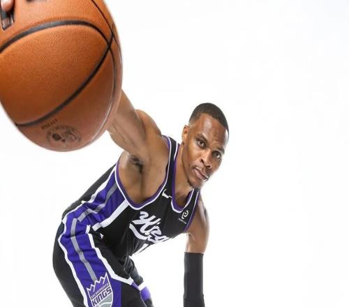 威少定妆照出炉！上脚少见的康扣AJ！