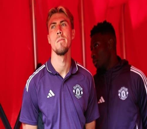 TA：霍伊伦上赛季末带伤作战，直到转会窗最后一周都不想离开曼联