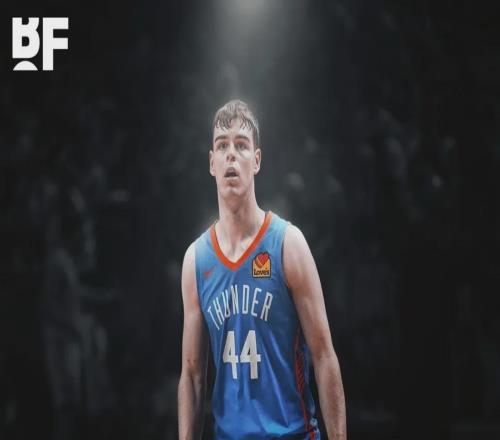 睾丸手术！刚打1场，20岁天才后卫啊...