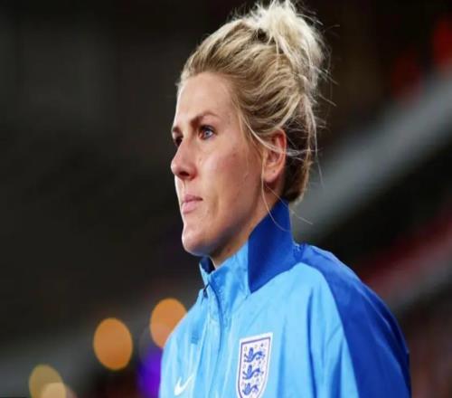全身心投入俱乐部，切尔西32岁女足队长布赖特从英格兰队退役