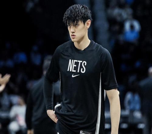 老詹父子兵，字母哥三兄弟！NBA不只是一门生意，曾凡博还有机会