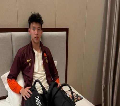 0-0战平泰国U23，王钰栋赛后晒照：比赛后的恢复同样重要