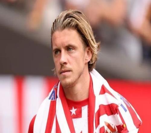 曼联中场大洗牌！明年夏窗一次买俩6人进入引援名单