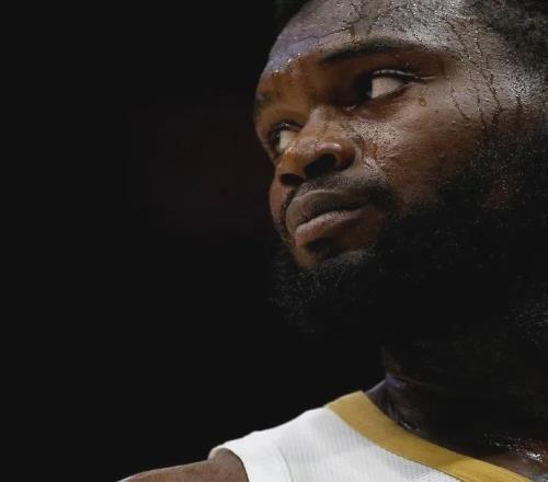 麻了麻了！锡安突发伤病！NBA又一球星倒下