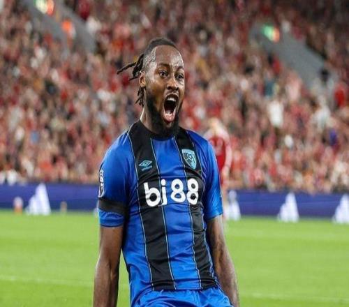 记者：曼联曾为塞门约报价5500万英镑，阿莫林还请他吃饭