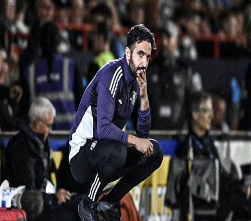 联赛前2轮1分&英联杯耻辱出局，阿莫林该下课了吗