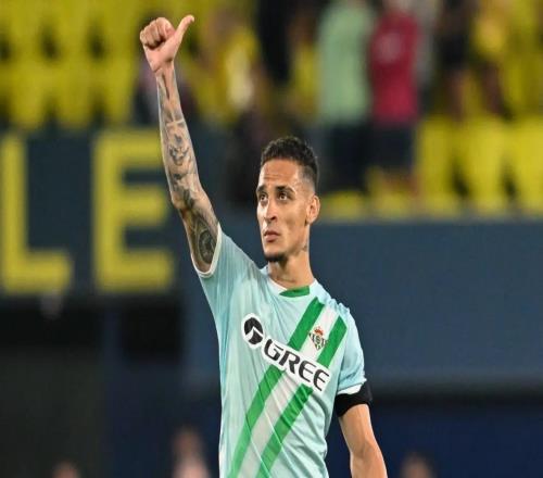 安东尼谈梅开二度：第一个进球更难，我感觉我们会取得成功