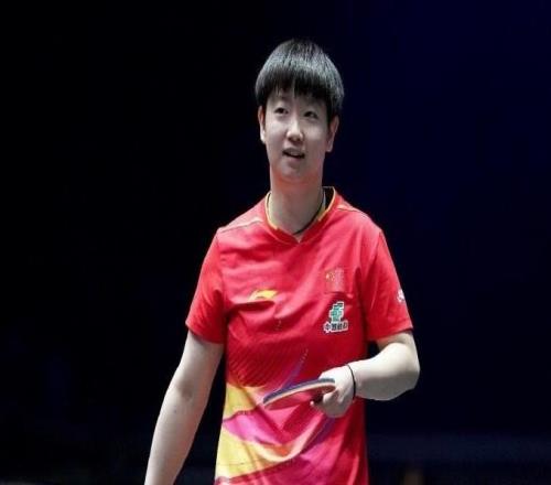 孙颖莎4-2战胜王曼昱，夺得欧洲大满贯女单冠军