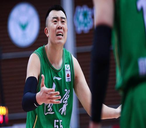 8支CBA球队缺点暴露！辽篮少韩德君，广东四号位太弱，浙江没中锋