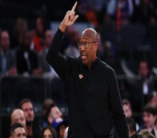 迈克布朗：原本计划就是10人轮换事先列了一张上场的时间表