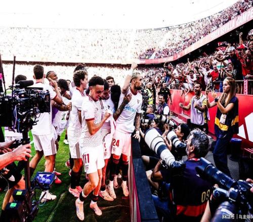 10年后输球！西甲再易主，巴萨崩盘+糟糕纪录，皇马白捡榜首