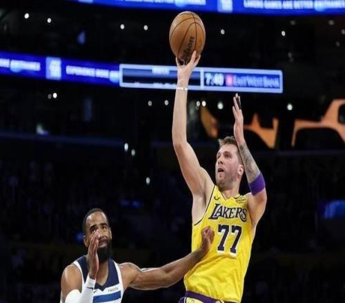 NBA连续两场40+东契奇渐成湖人新领袖