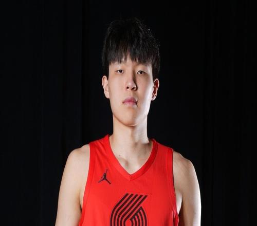 NBA新低！杨瀚森光速犯满，防守全CBA坏毛病，篮板挂0，被打爆了