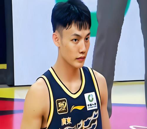 萨姆纳大赞广东队1人：他总是做正确的事，真的太棒了