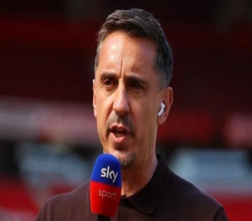 内维尔：虽然凯尔凯兹进球了，但我认为他必须被撤下首发