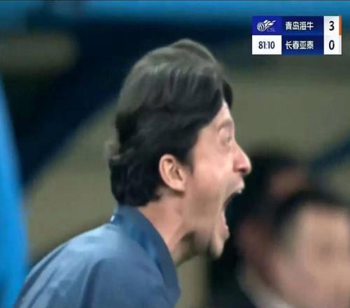 谢晖压着打铜梁龙胆真大！黄希扬：踢中超吃力但经验能帮球队
