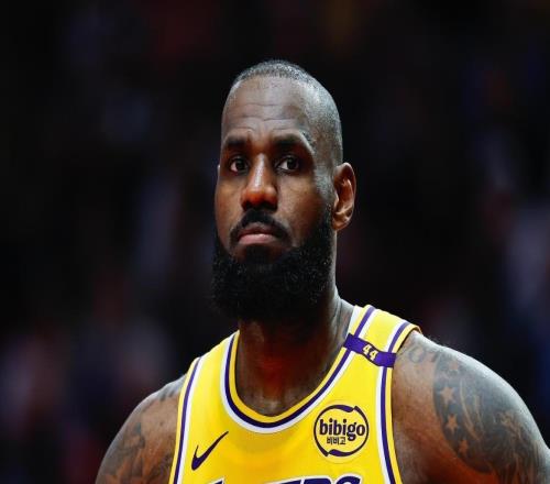 纳什：詹姆斯只需微调训练计划来处理坐骨神经痛，他会搞定的