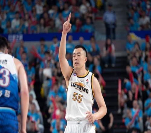 2分！辽篮内线新星一战暴露弱项接班韩德君还早