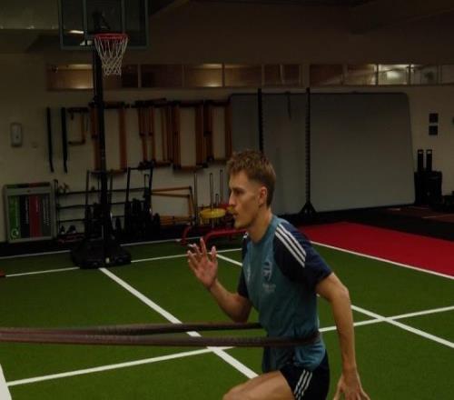 真兵强马壮！阿森纳小队长&新突击手加速回归，阵容远没到完整态