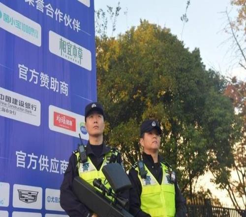 2025上海长滩半程马拉松今日开跑 上海警方多举措护航赛事