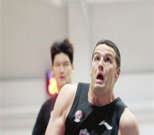 天津男篮全力备战新赛季