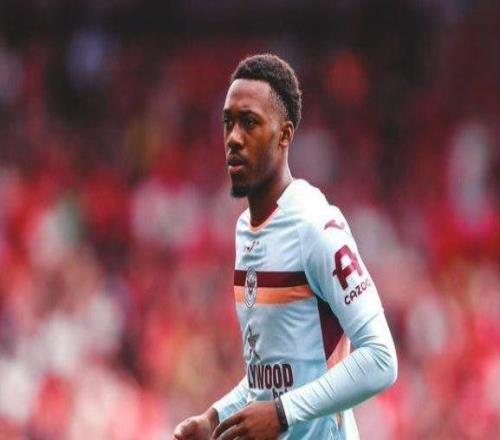 布伦特福德中场遭遇十字韧带重伤